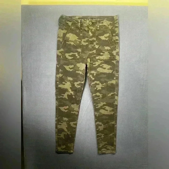 American Eagle Hi-Rise Jegging Crop Camo Jeans Womens 6 Stretch Cute comfy 0864 - Picture 1 of 9